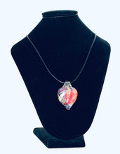 Charger l'image dans la galerie, Pendentif cœur en verre - Rose